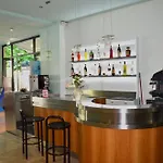 Sunshine Summer Hotel