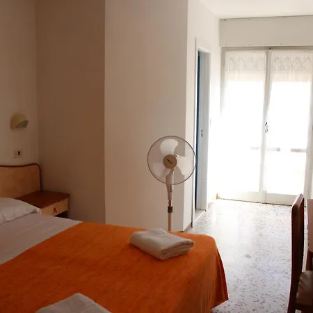 Hotel Holiday
