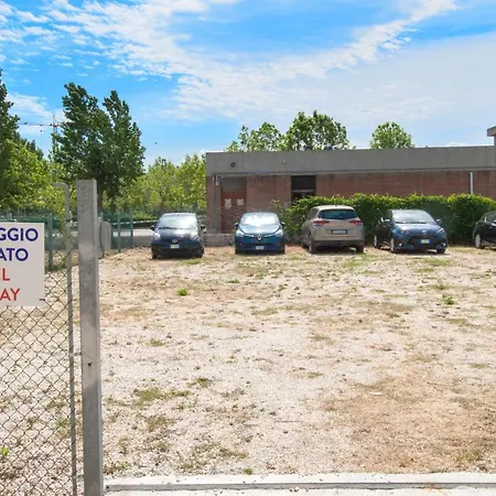 Sunshine Summer 酒店 3*