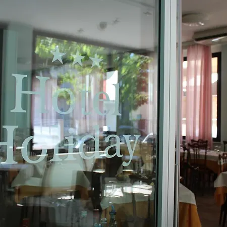 Hotel Holiday 3*