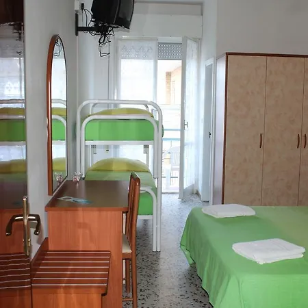Sunshine Summer Hotel