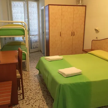 Sunshine Summer Hotel 3*